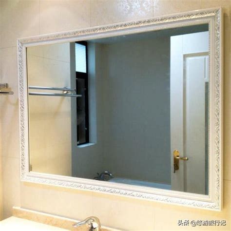 鏡子對廁所
